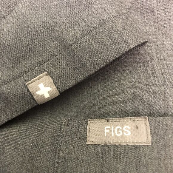 FIGS Technical Collection Scrubs Graphite Gray Men's Large Chisec Top 3 Pockets - Picture 3 of 8